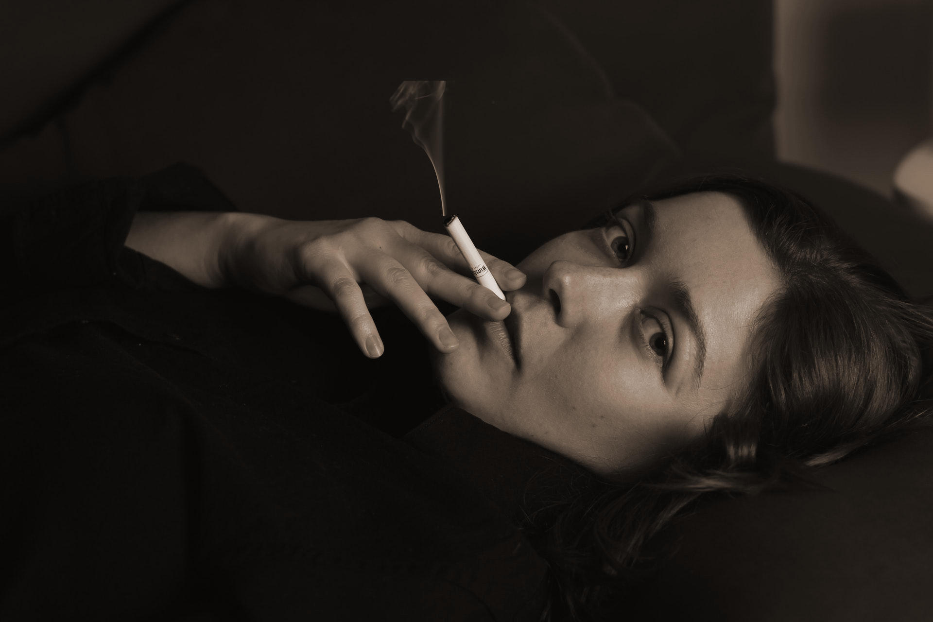 woman-smoking-NB